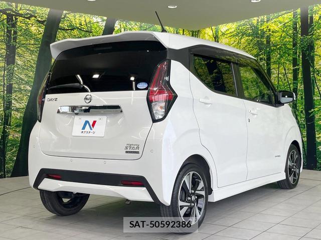 Nissan DAYZ 2019-10 8220215-16