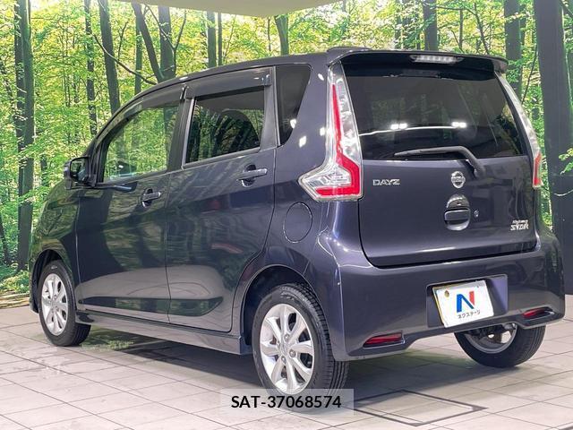 Nissan DAYZ 2017-11 8220411-16