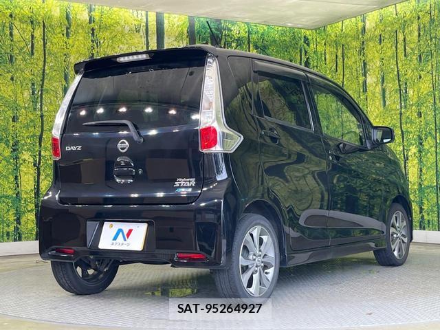 Nissan DAYZ 2014-10 8220506-16