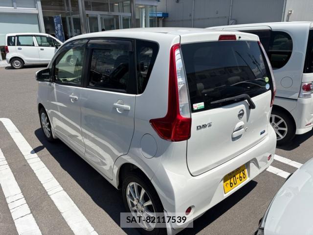 Nissan DAYZ 2014-02 8221381-1