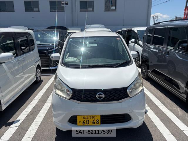 Nissan DAYZ 2014-02 8221381-12