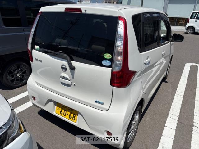 Nissan DAYZ 2014-02 8221381-13
