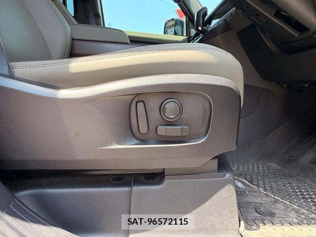 Land Rover DEFENDER 2023-12 8216154-16
