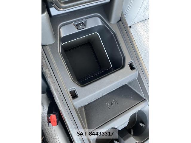 Land Rover DEFENDER 2025-03 8216255-10