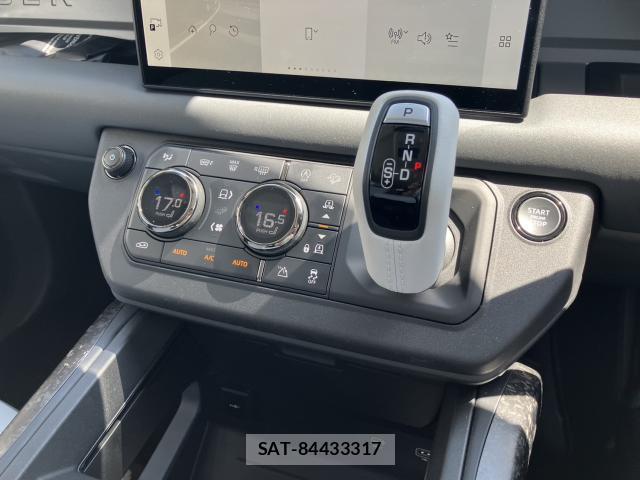 Land Rover DEFENDER 2025-03 8216255-11
