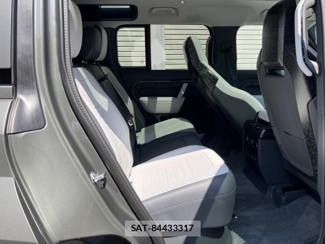 Land Rover DEFENDER 2025-03 8216255-4