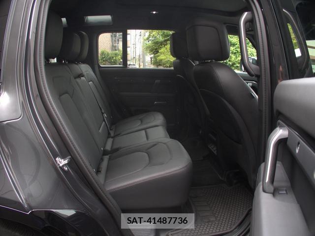 Land Rover DEFENDER 2024-11 8219590-13