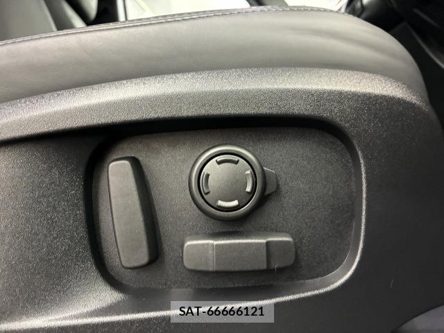 Land Rover DEFENDER 2025-11 8222620-11