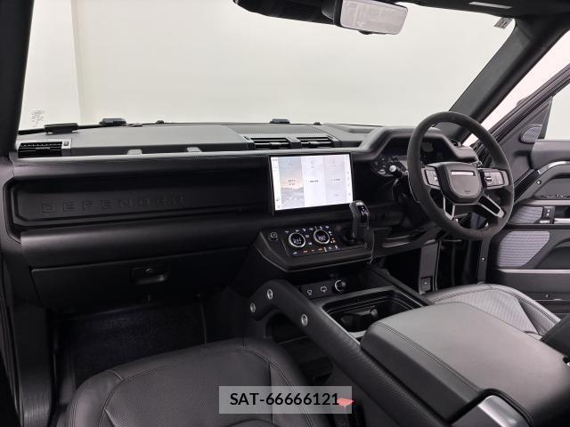 Land Rover DEFENDER 2025-11 8222620-4