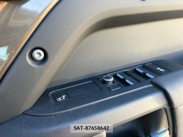 Land Rover DEFENDER 2020-10 8223743-17