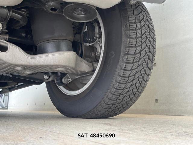 Land Rover DEFENDER 2021-07 8224416-19