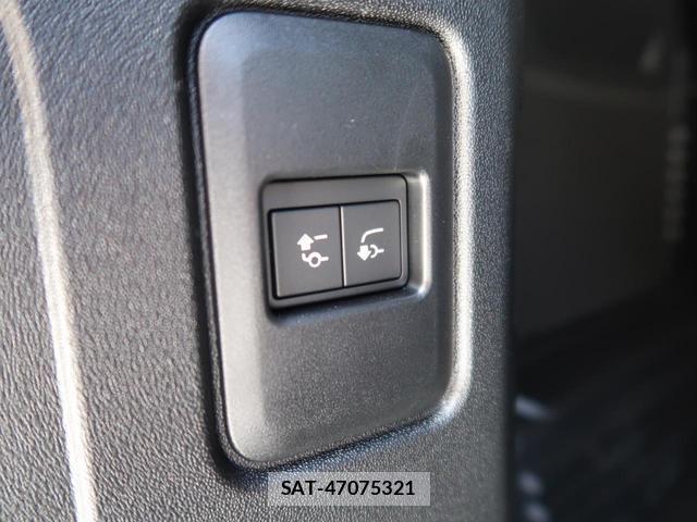 Land Rover DEFENDER 2025-06 8224459-10