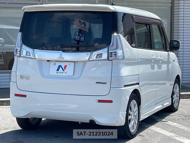 Mitsubishi DELICA 2017-10 8216881-15