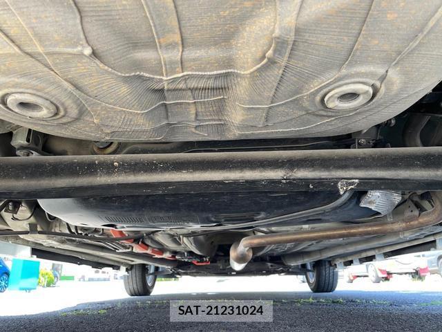 Mitsubishi DELICA 2017-10 8216881-17