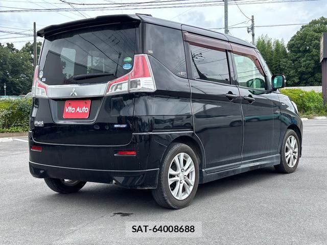 Mitsubishi DELICA 2017-08 8219240-13