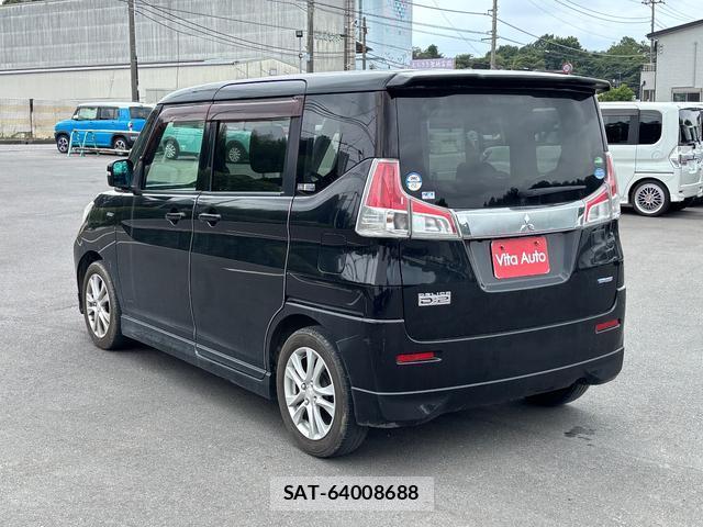 Mitsubishi DELICA 2017-08 8219240-17
