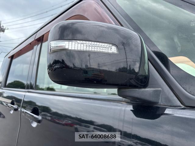 Mitsubishi DELICA 2017-08 8219240-5