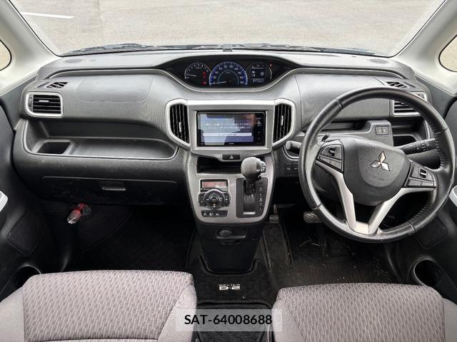 Mitsubishi DELICA 2017-08 8219240-8