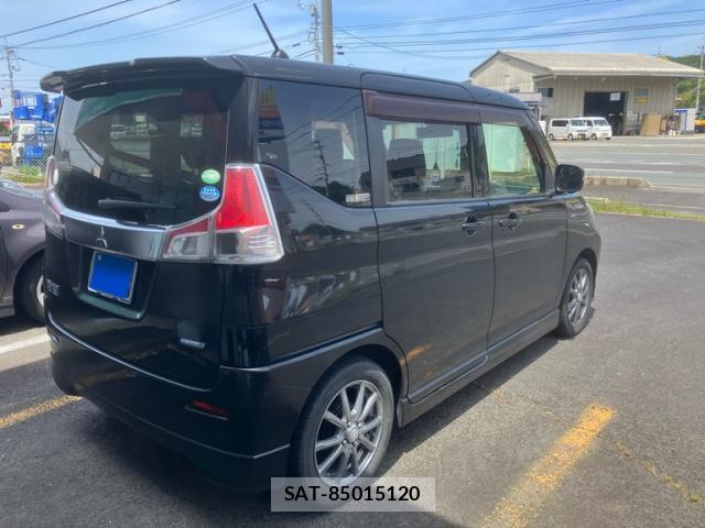 Mitsubishi DELICA 2017-08 8219652-2