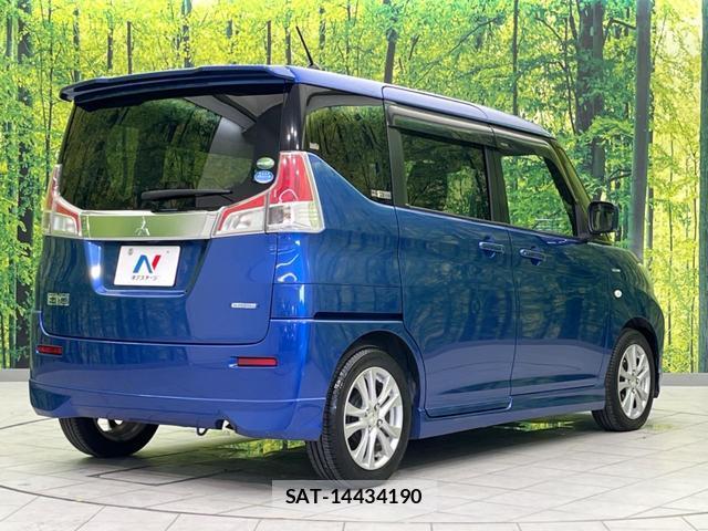 Mitsubishi DELICA 2016-10 8221133-16