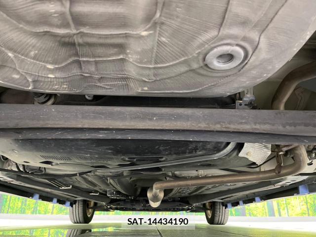 Mitsubishi DELICA 2016-10 8221133-18