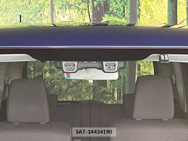 Mitsubishi DELICA 2016-10 8221133-4
