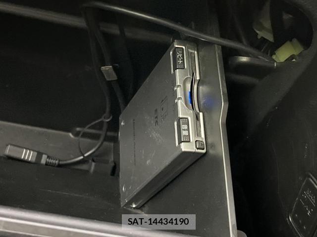 Mitsubishi DELICA 2016-10 8221133-5