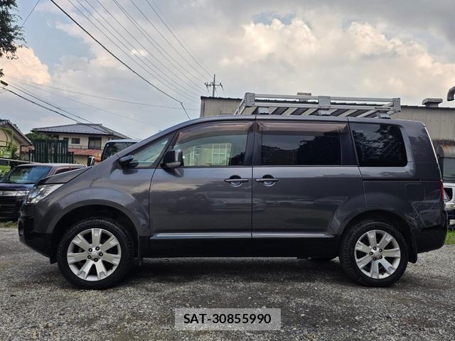 Mitsubishi DELICA 2015-11 8216261-3