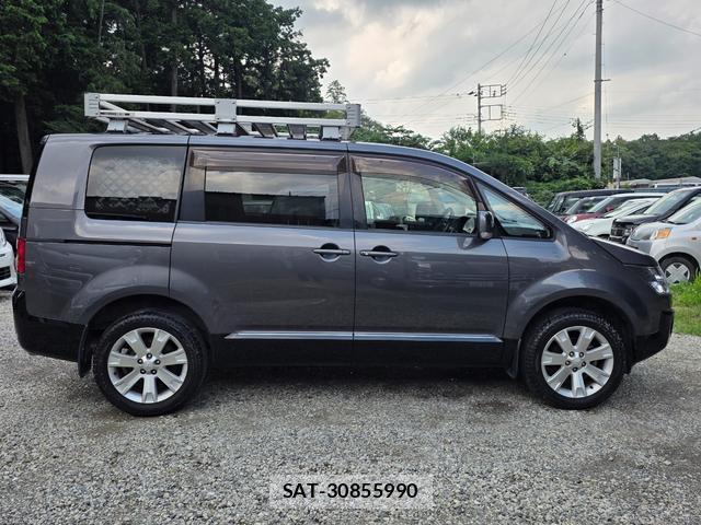 Mitsubishi DELICA 2015-11 8216261-7