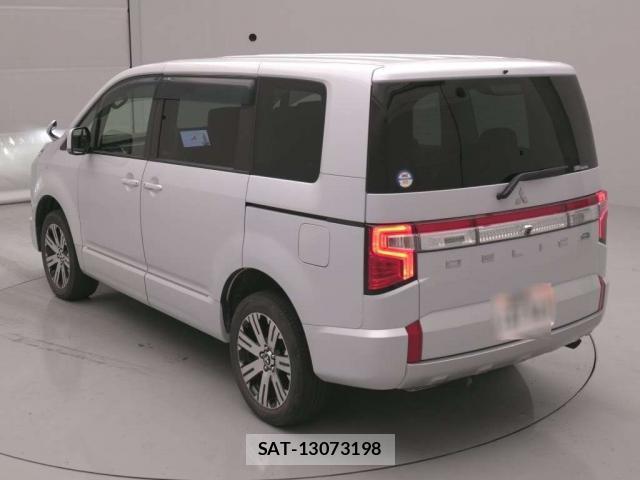 Mitsubishi DELICA 2022-11 8216383-1