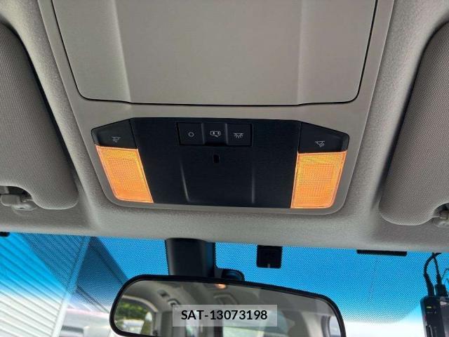 Mitsubishi DELICA 2022-11 8216383-11