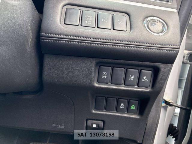 Mitsubishi DELICA 2022-11 8216383-13