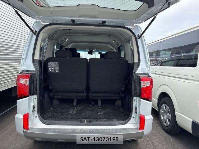 Mitsubishi DELICA 2022-11 8216383-7