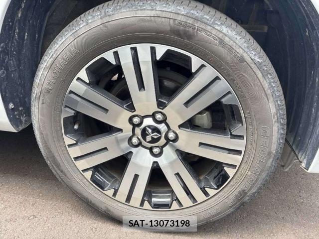Mitsubishi DELICA 2022-11 8216383-8
