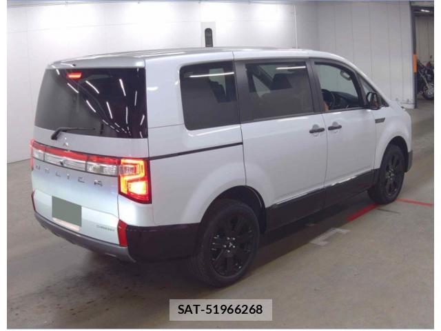 Mitsubishi DELICA 2026-01 8216442-5