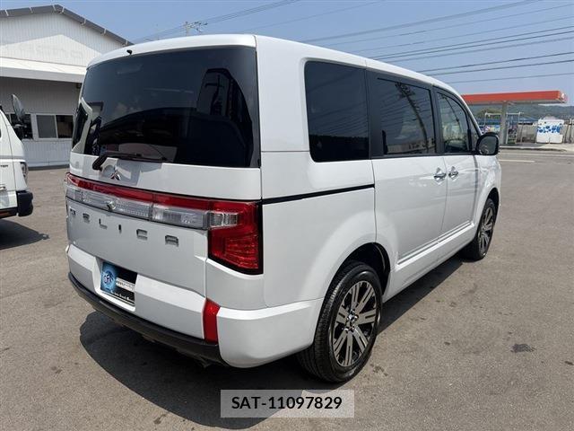 Mitsubishi DELICA 2024-10 8216776-1