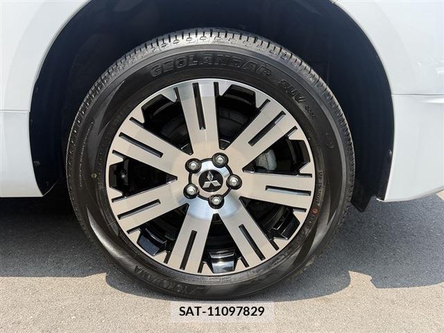Mitsubishi DELICA 2024-10 8216776-14