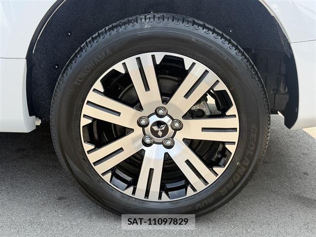 Mitsubishi DELICA 2024-10 8216776-16