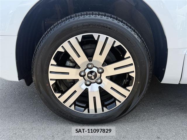 Mitsubishi DELICA 2024-10 8216776-17