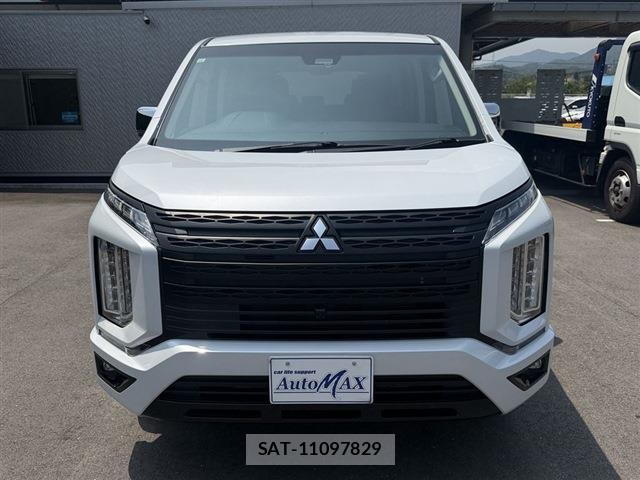 Mitsubishi DELICA 2024-10 8216776-4