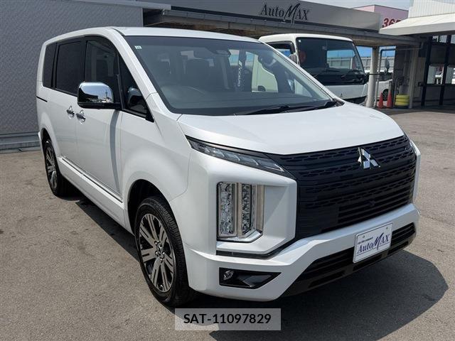 Mitsubishi DELICA 2024-10 8216776-5