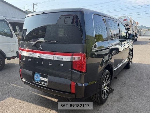 Mitsubishi DELICA 2024-10 8216779-1