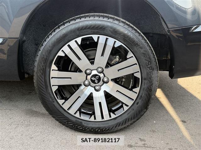 Mitsubishi DELICA 2024-10 8216779-16