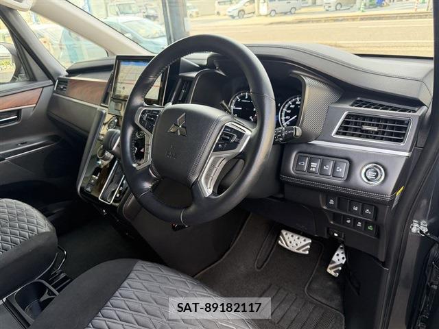 Mitsubishi DELICA 2024-10 8216779-18