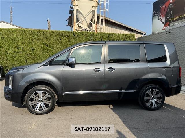 Mitsubishi DELICA 2024-10 8216779-2