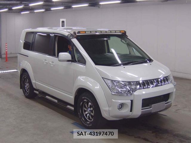 Mitsubishi DELICA 2018-06 8216986-0