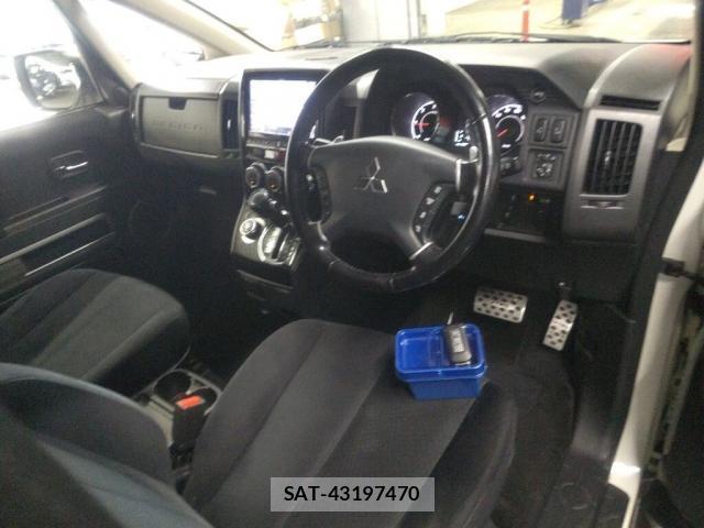 Mitsubishi DELICA 2018-06 8216986-2