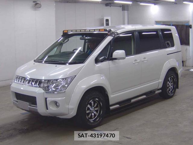 Mitsubishi DELICA 2018-06 8216986-3