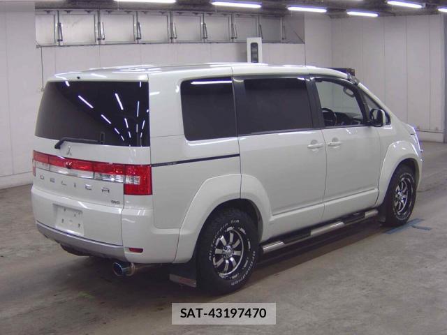 Mitsubishi DELICA 2018-06 8216986-4