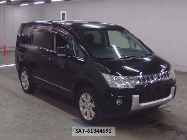 Mitsubishi DELICA 2012-07 8217026-0